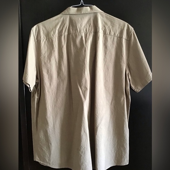 Casual Short-Sleeve Button-Down Shirt in Light Tan - Picture 2 of 3